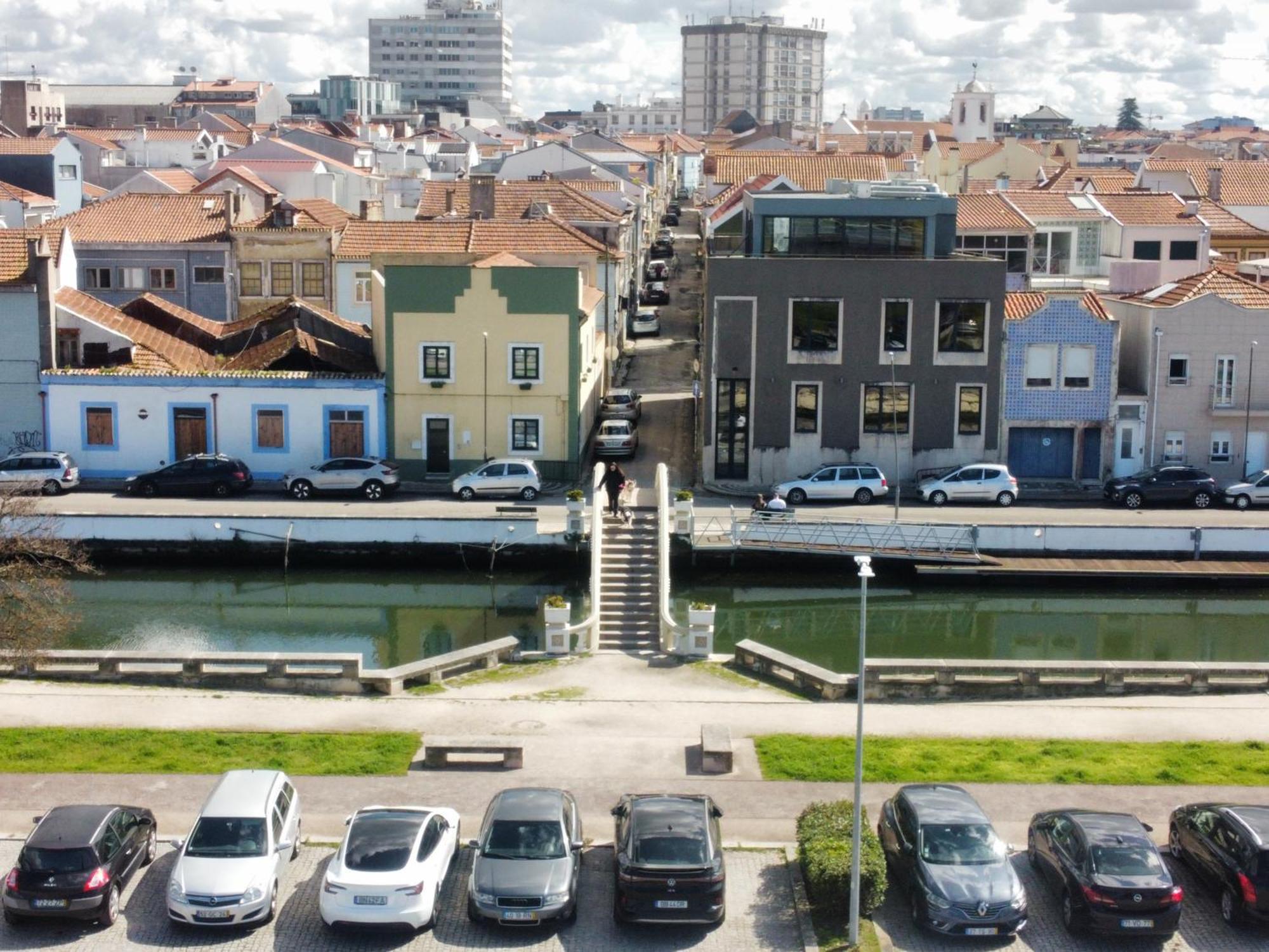 A Proa Do Moliceiro Ruela Da Ria